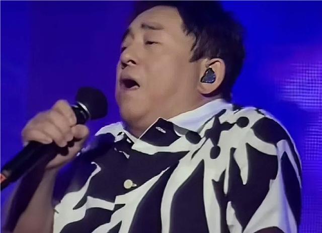 胖到不见脖！香港歌手吕方多次减肥失败，娶富婆妻子老来得女