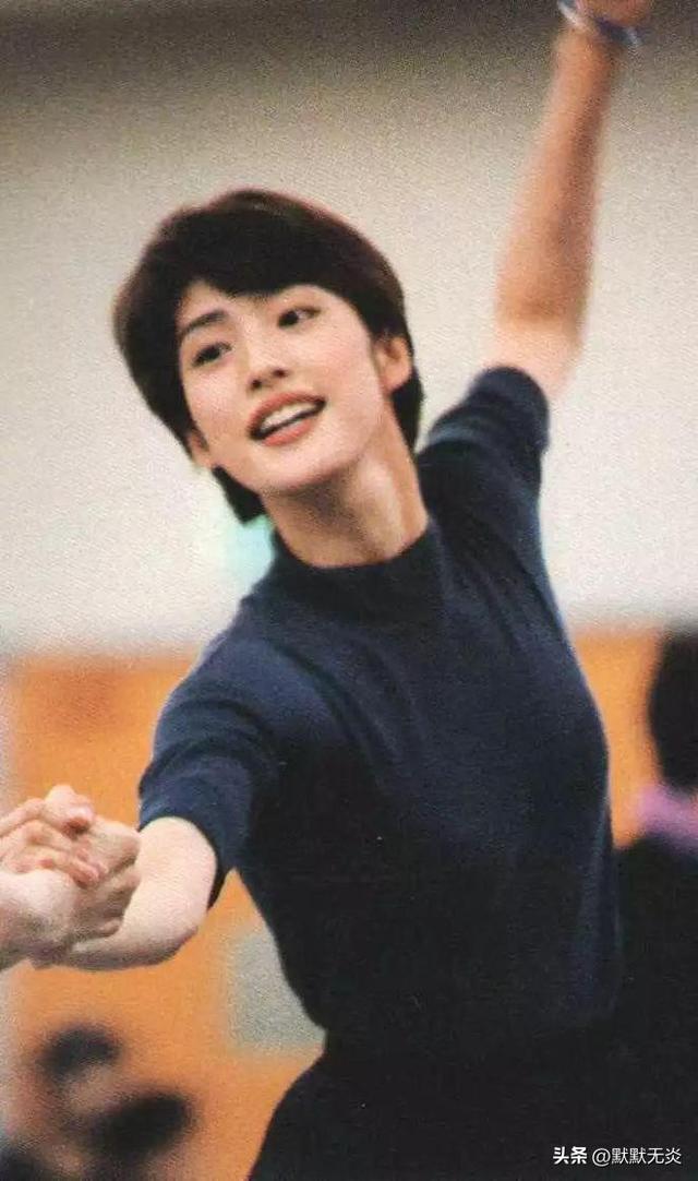 十大女扮男装的“反串”，看女主如何撩妹耍帅，排名第一是她!