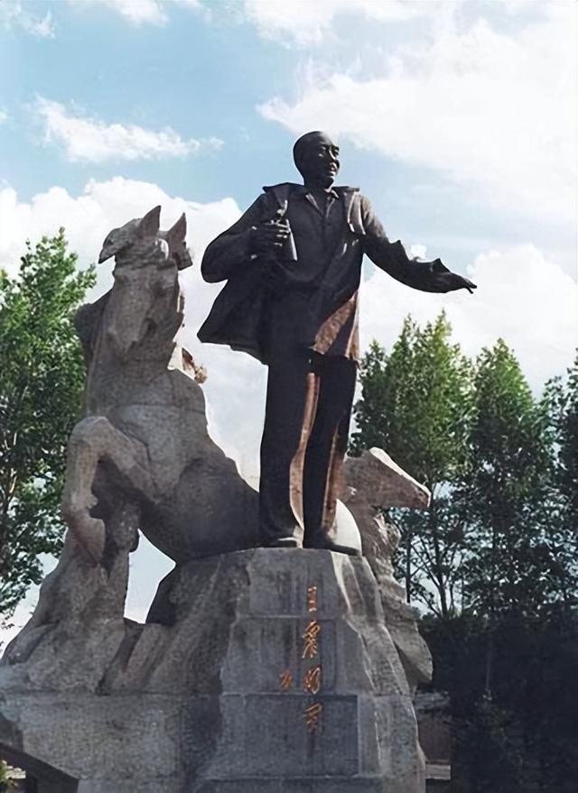 建国后,博古儿子看望王震,王震用六个字评价其父亲,令人唏嘘!