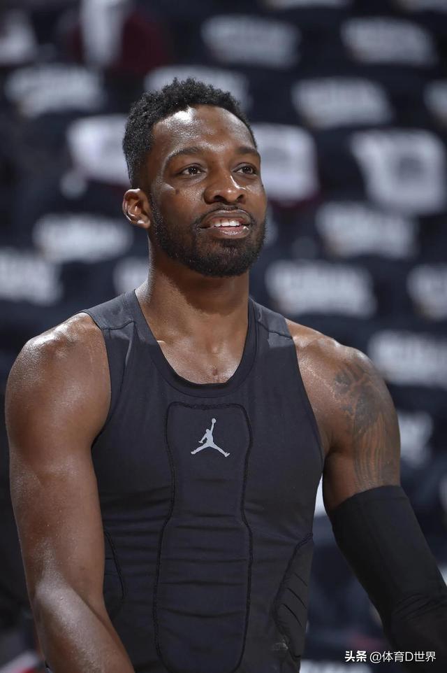 易建联是2007年选秀第6顺位，他前面的5人是谁，都取得了什么成就