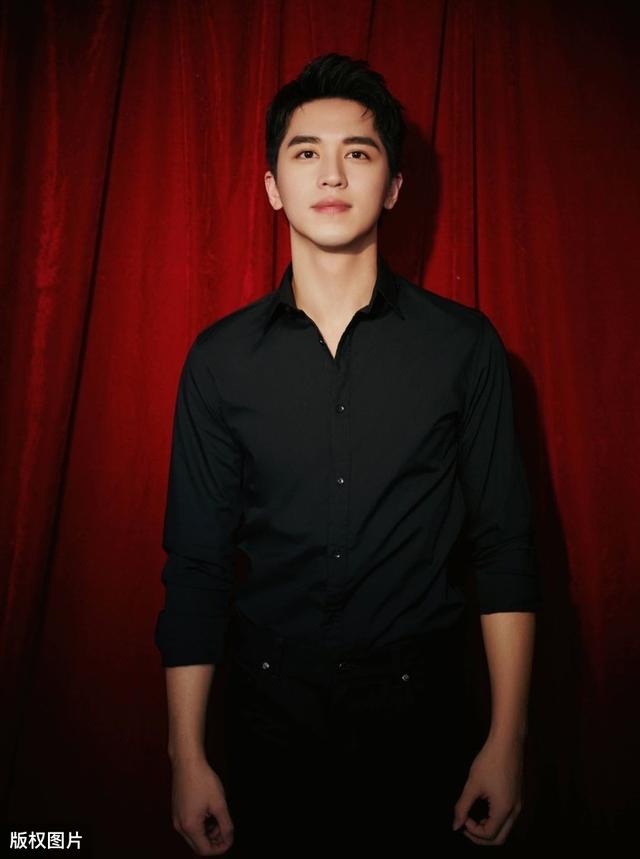 有生之年系列！黄景瑜、许魏洲霸屏神剧《上瘾》重新上映