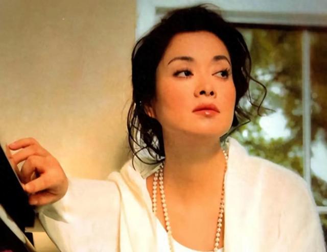 60岁“无人敢惹”的毛阿敏，终于“跌落神坛”了？