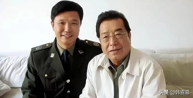 85岁李双江近况曝光，卖力唱歌底气不足，努力赚钱为儿子出狱隐身