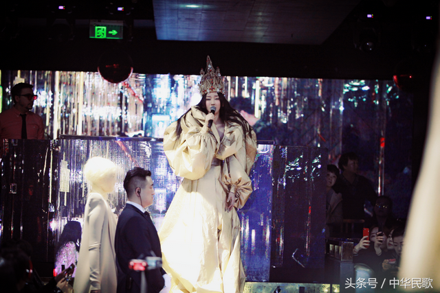 萨顶顶一口气完成30分钟高难度即兴演唱!纽约归来再战北京!