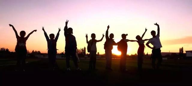 “那年夏天，我赚到了自己的第一桶金！”高考结束后的暑假，你做了哪些事？