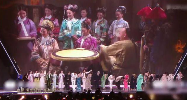 《甄嬛传》13年后重聚，孙俪冷落李学东一幕，揭开娱乐圈残酷真相