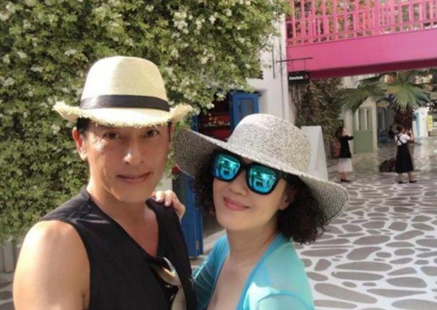 “穆桂英”嫁给了“令狐冲”，夫妻二人为抗衰老，不生孩子不吃肉