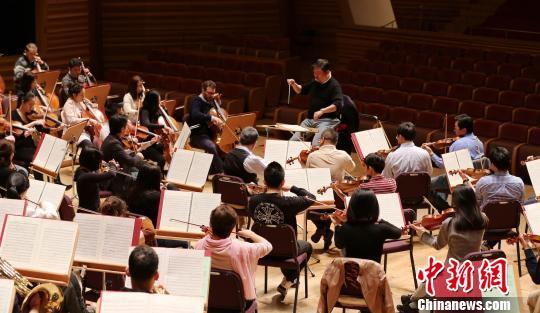 著名指挥家余隆执棒《江城子》与“贝九”同台“对话”