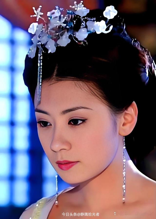 贾静雯绝美图集：49岁冻龄女神性感爆棚，这身材谁顶得住？