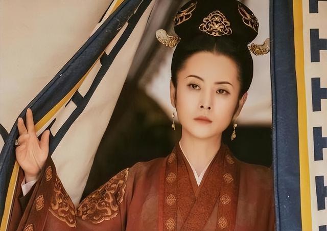 曾被骂同性恋的她，41岁结婚生子却与丈夫对簿公堂，现在过得如何