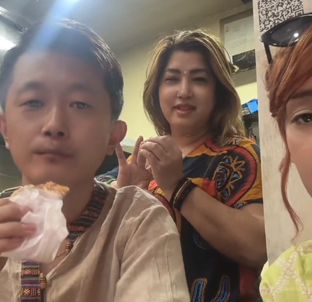 2023年，山东42岁单身大叔，跑尼泊尔娶小17岁老婆，没花一分彩礼