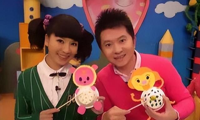 这两位熟悉的主持人，原来是夫妻？搭档了21年，儿女双全却被骂惨