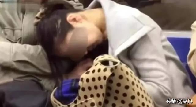 拥挤的电车里,多少女性每天遭受性骚扰?日本“痴汉”恶行大起底