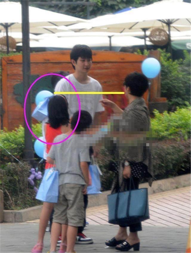 邓婕好后妈人设崩塌?养女首次在节目中公开,夫妻两人宠爱有加