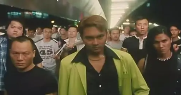 丁子峻晒与张智霖夫妇合照，娇妻罕见现身，颜值靓过袁咏仪？