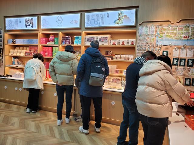 “荔湾礼物”隆重登场，首家旗舰店璀璨启幕