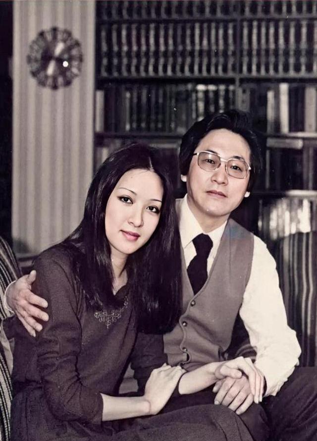 胡因梦用两个字回应112天婚姻,与李敖新婚夜因一杯茶撕碎结婚证