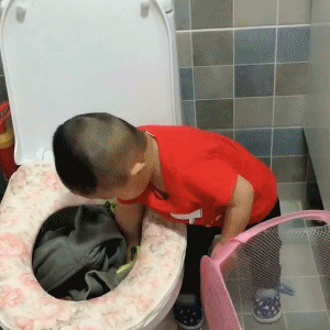 她是主演《肉蒲团》的3D女神，如今混迹直播间，颜值大变