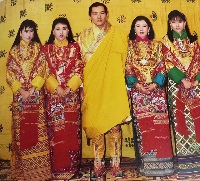 不丹老国王好福气：娶4位亲姐妹为妻，4位王母凤眼迷人比佩玛还美