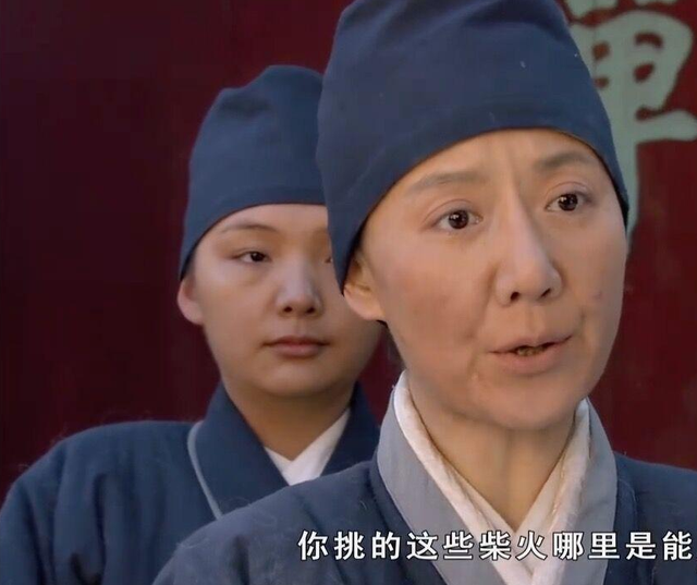 甘露寺中:在原著内,甄嬛回宫时下了一道狠令,令静白生不如死