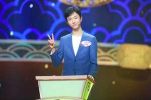 郑坤健(骄傲《中国诗词大会》新晋擂主——郑外少年郑坤健)