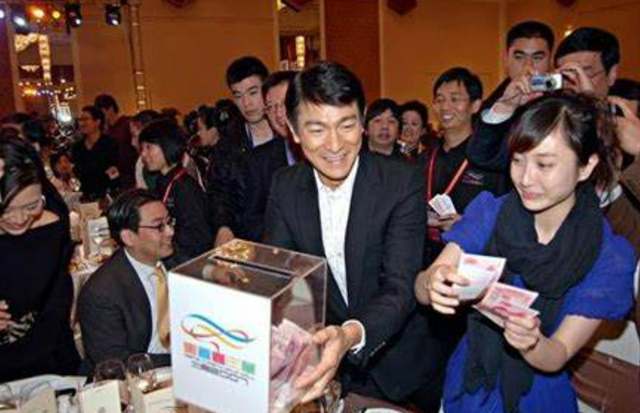 他是刘德华皈依师父，闭关长达20年，为修行连续念佛90天不坐不卧