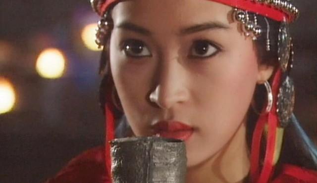 外界评价古龙：“身高156公分，头大如斗，其貌不扬”