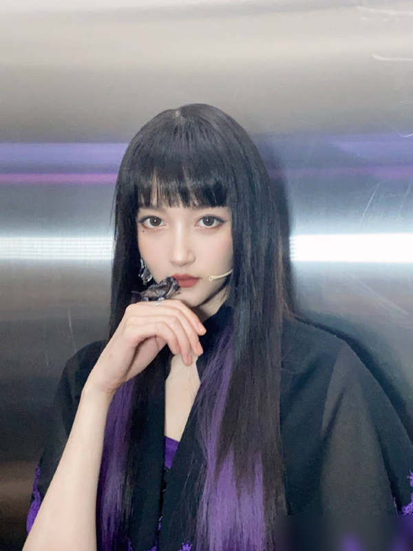 关晓彤和唐嫣《王牌对王牌》妆容大比拼，仙女VS大嫂，谁更吸睛？
