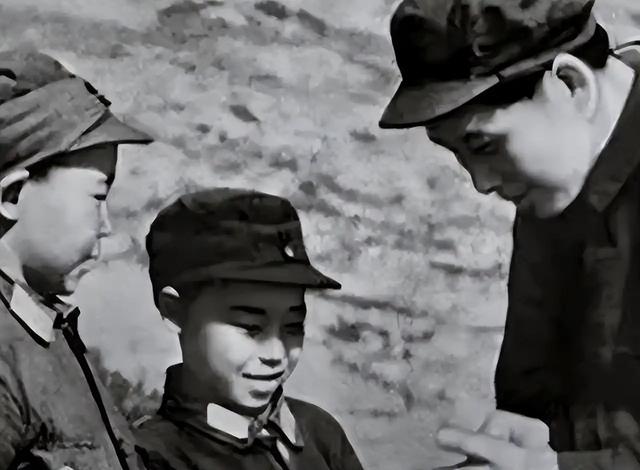 最小红军向轩：7岁参军，9岁走长征，1955年时被授予了这个军衔