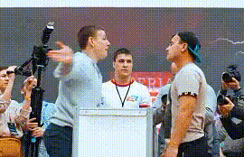 让猛男们“脸红心跳”的多人运动——扇耳光