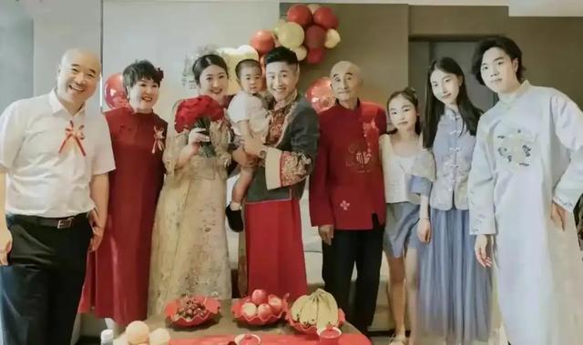 温美玲称24岁离婚，父母40多岁便不再工作，她负责赚钱养全家