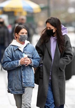 阿汤哥15岁女儿：肤白貌美大长腿，身高赶超父亲，父女8年未见面