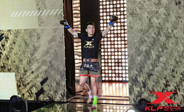 昆仑决102丨岳帅对决巴西名将，冠军云集的诸神之战J组资格赛