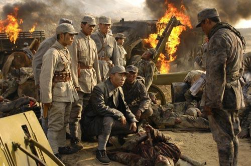 1943年八路军政委秦光重伤，心生一计倒地装死，成功躲避日寇搜查