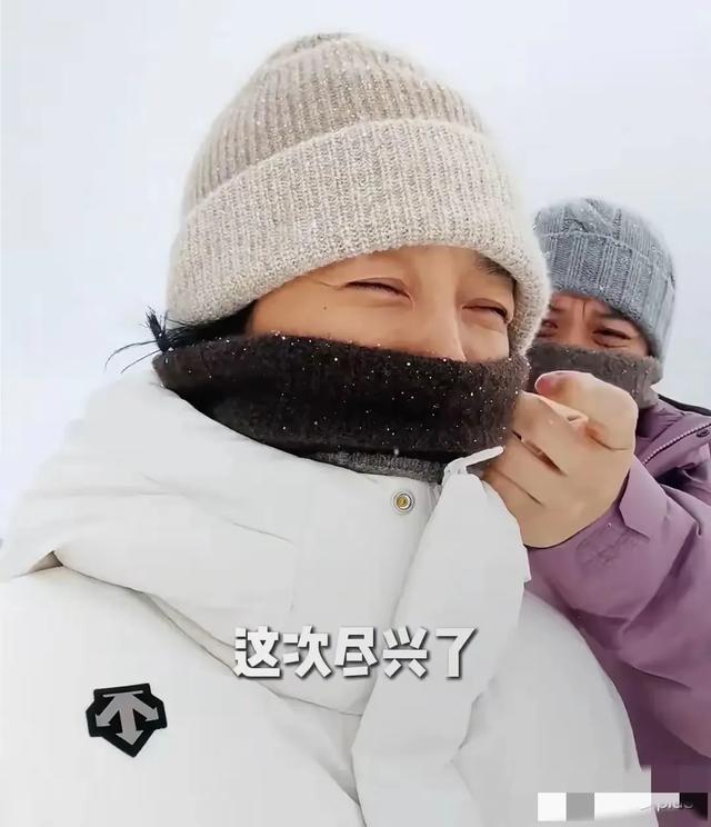朱丹滑雪之旅,周一围甜蜜相伴,夫妻恩爱如初