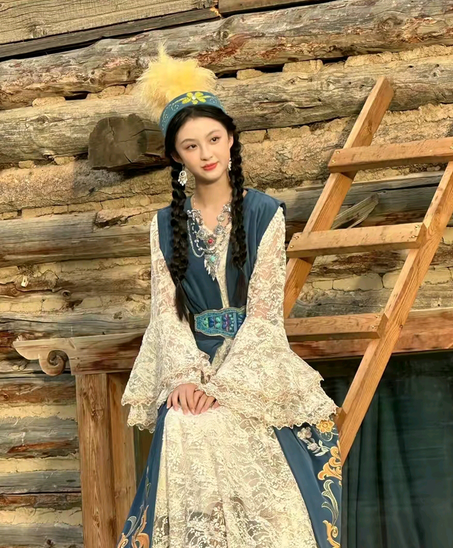 小戏骨版《红楼梦》的林黛玉16岁了！身高173，还已成古偶剧女主