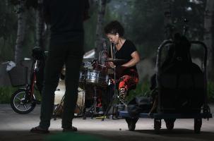 59岁“北漂”女鼓手:为自己活一回