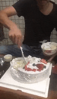 她是主演《肉蒲团》的3D女神，如今混迹直播间，颜值大变