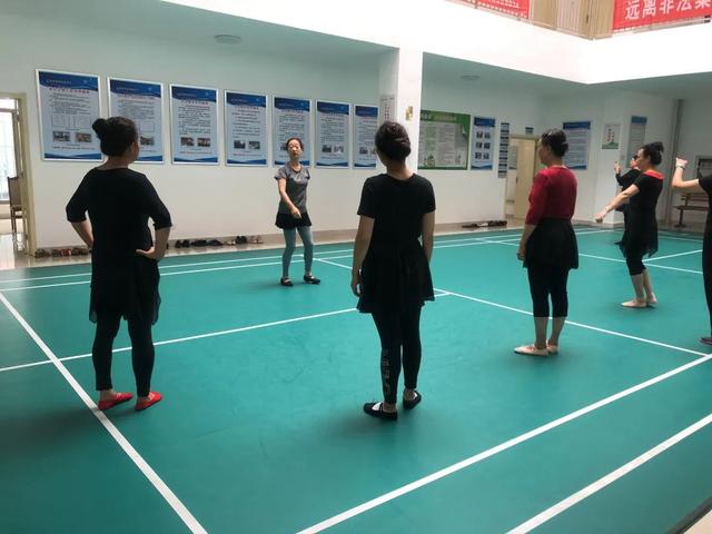 乳山滨海新区（银滩旅游度假区）卓姿舞蹈队：衣袂飘飘 舞出绚丽多彩人生