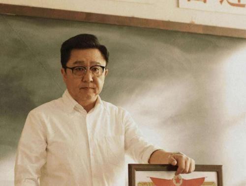 于谦电影票房超70亿，堪称德云社一绝，网友：不愧是说相声的