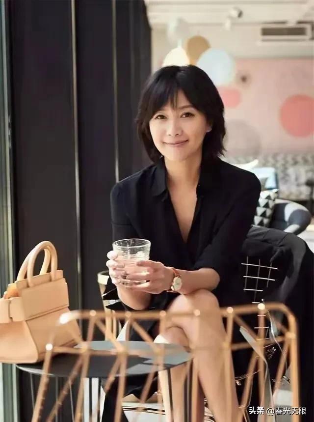 她私生活有多混乱？和成龙深夜醉酒后激吻，著名作家不惜为其离婚