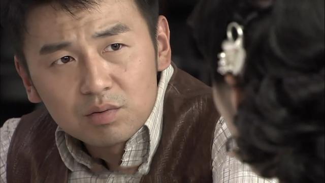 《飞哥大英雄：抗战烽火中的传奇成长》