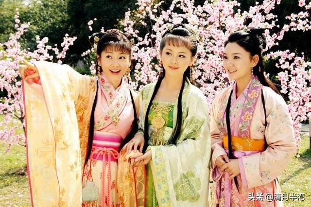 五版晴雯撕扇,有人在撕扇,有人像大小姐,有人像凶婆娘?