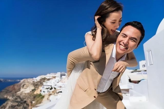 赌王三房前儿媳齐娇状态好,前婆婆独宠两个孙女,过幸福名媛生活