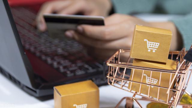 老公是个孔雀男，我能怎么办？