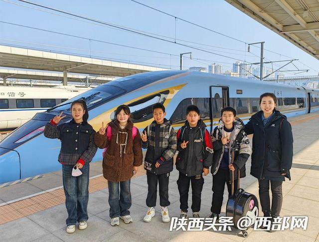 从讲台到站台 铁路支教老师孟露的温馨承诺