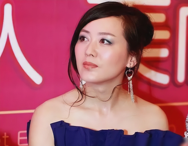 被前夫一巴掌扇到离婚,二婚嫁世界冠军,李琳如今被丈夫宠成宝