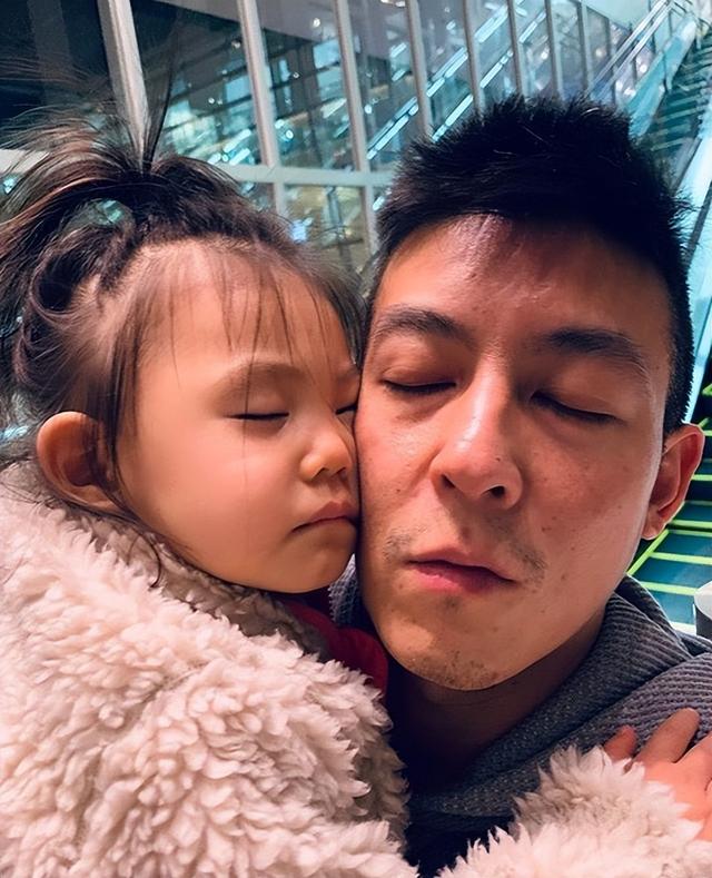 陈冠希太狠了！因为一条评论网暴素人，是人品差还是真性情？