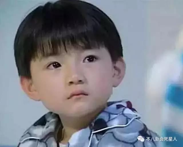 王俊凯25岁之后才恋爱，千玺说要上大学后，粉丝们都哭了