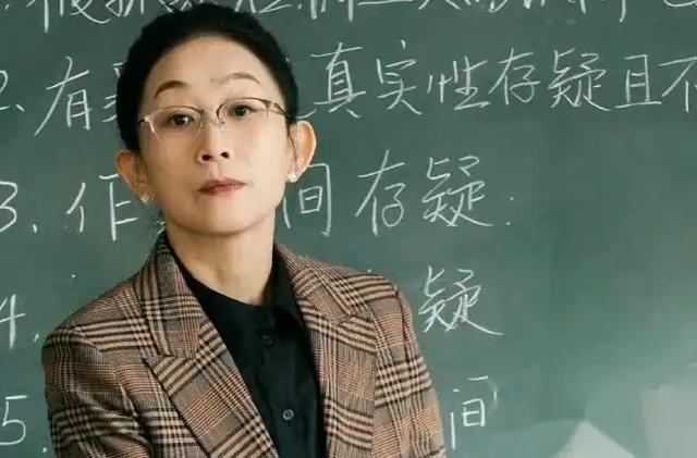 《无所畏惧2》夏舒查到的这个秘密，成为扳倒许卓、方丽虹的关键